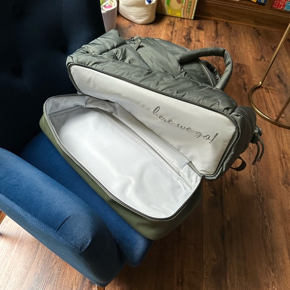 Itzy Ritzy Dream Weekender™ Hospital & Travel Bag -Camo - Picture 3 of 4